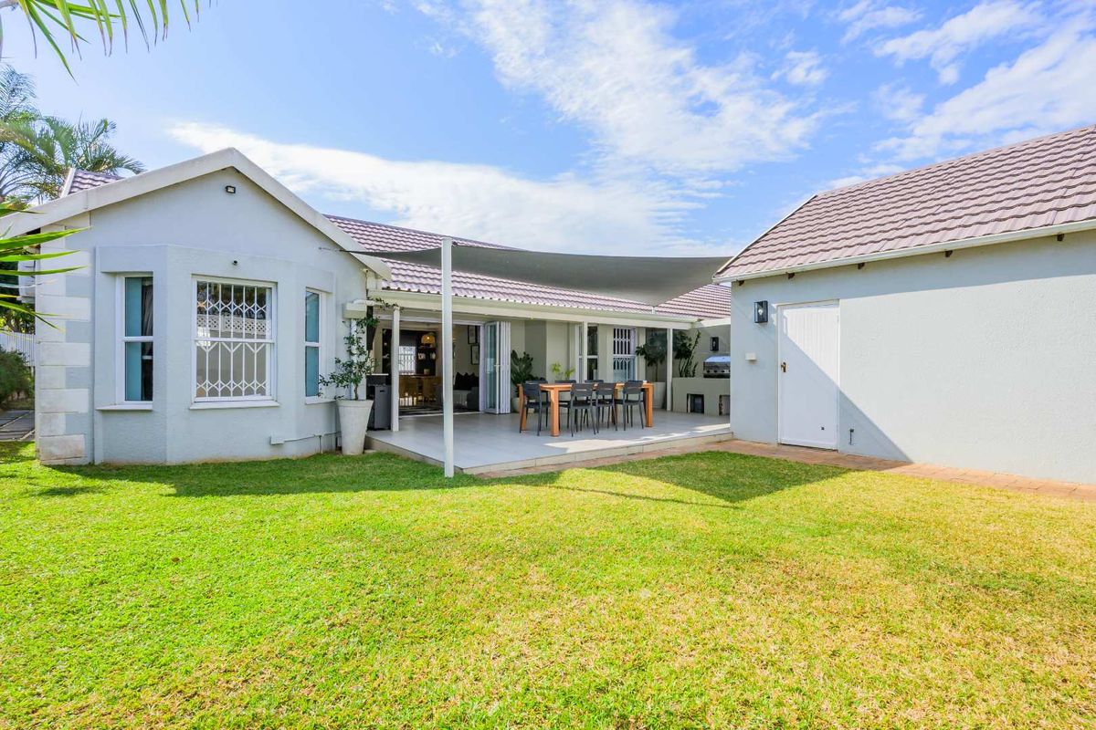 Perfect 3 Bed pet friendly garden simplex in Umhlanga Manors - Photo 2