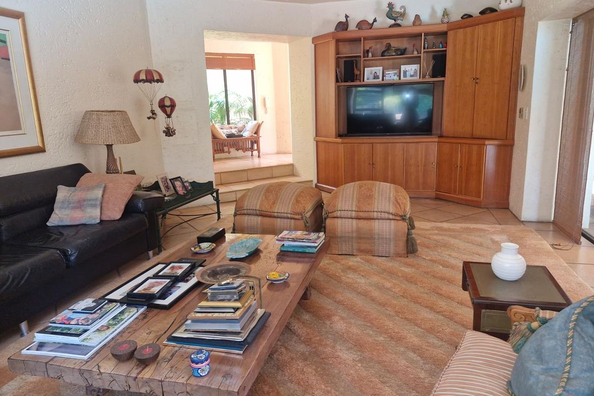 3 Bedroom simplex Cluster in small intimate complex on prestigious west road south - Photo 3