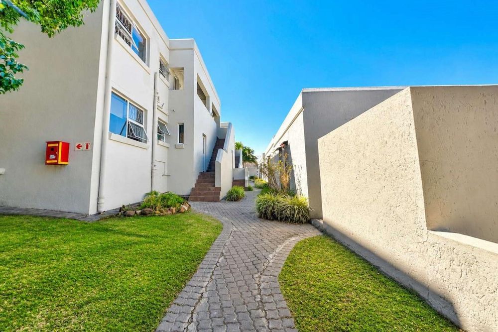 Well presented and inviting complex