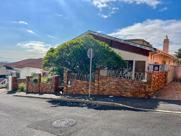 Property #2479849, House For Sale in Walmer Estate