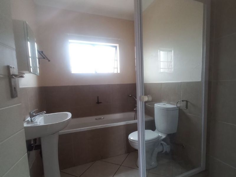 Apartment for sale in Midrand - Photo 7