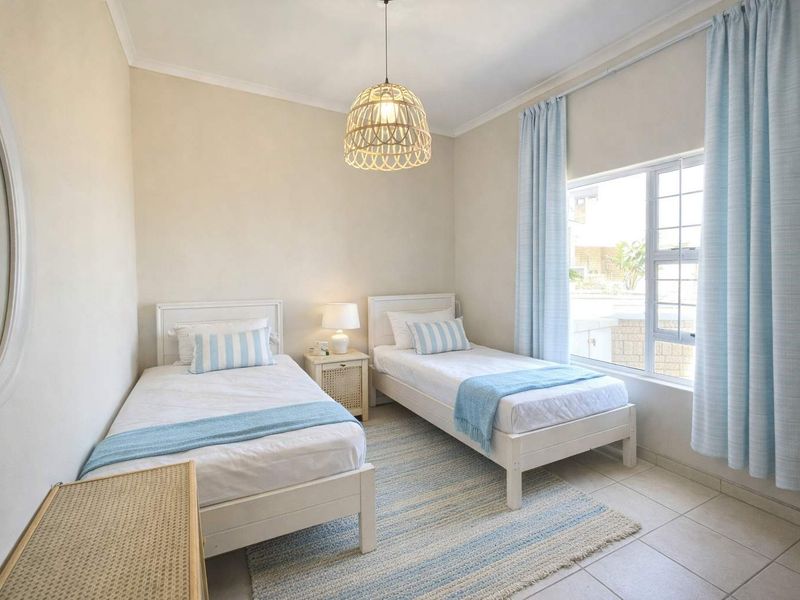 Sea-Facing 3-Bedroom Townhouse with Stunning Sunset Views & Spacious Terrace - Photo 4