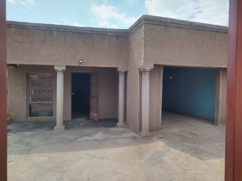 3 bedrooms house for sale in Soshanguve X - Photo 3