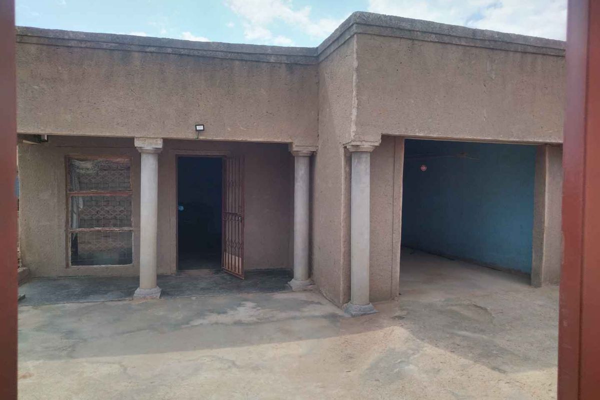 3 bedrooms house for sale in Soshanguve X - Photo 3