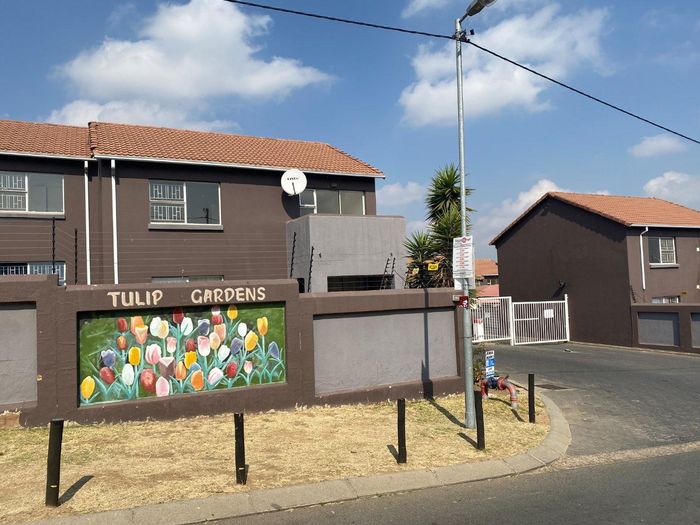 Property #2356369, Apartment Sold in Vorna Valley