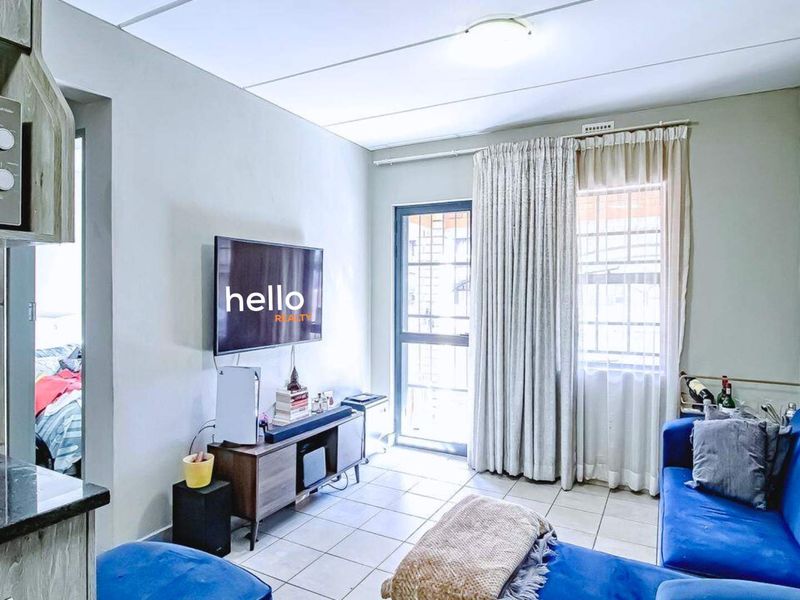 Stylish Modern Apartment for Sale in Oxford Heights Security Complex - Photo 4