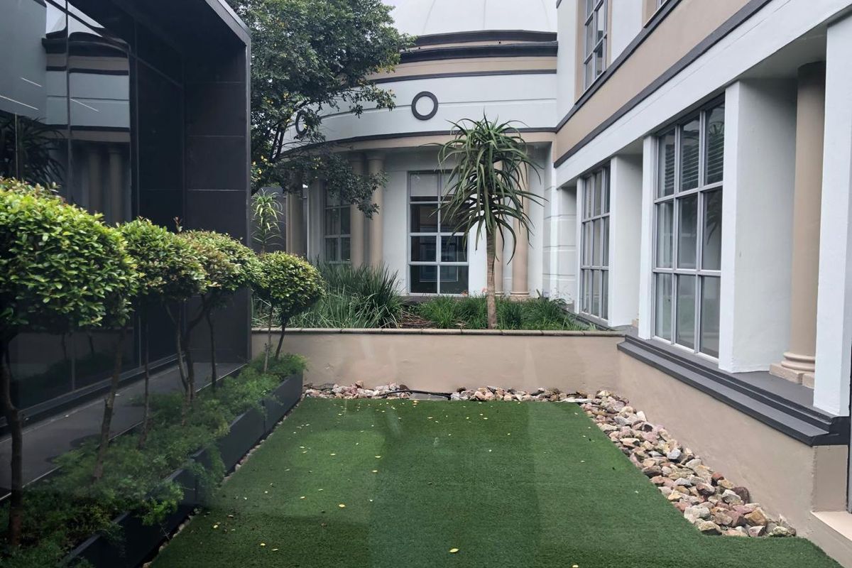 Prime Office Space Available in Sandhurst Office Park - Photo 3