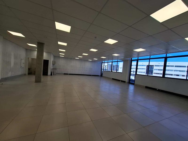 MODERN OFFICE SPACE FOR RENT – KLEINE KUPPE ✨ 📍 Prime Location | Opposite Grove Mall - Photo 2