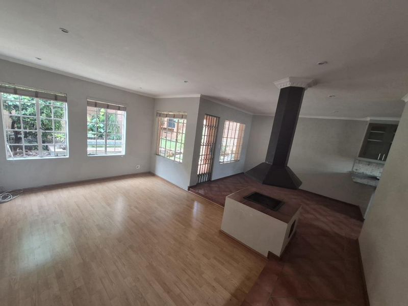 Secure Living in Prestigious Sterrewag – No Load Shedding - Photo 3