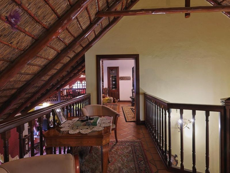 Architect-Designed Family Living with Timeless Craftsmanship in Silver Lakes Golf Estate - Photo 7