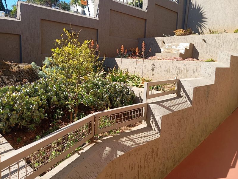 Four bedroom House in Bassonia - Photo 5