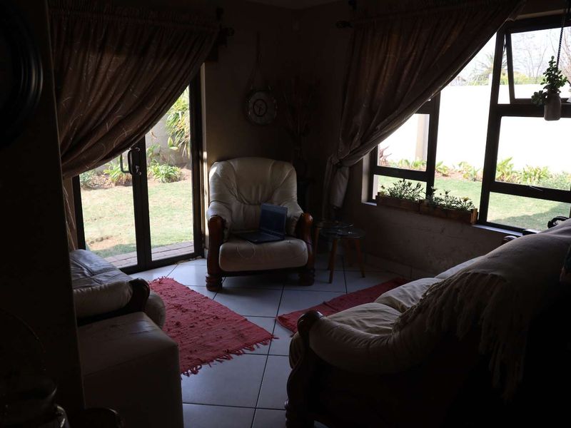 Beautiful Double Story Home waiting for you - Photo 6