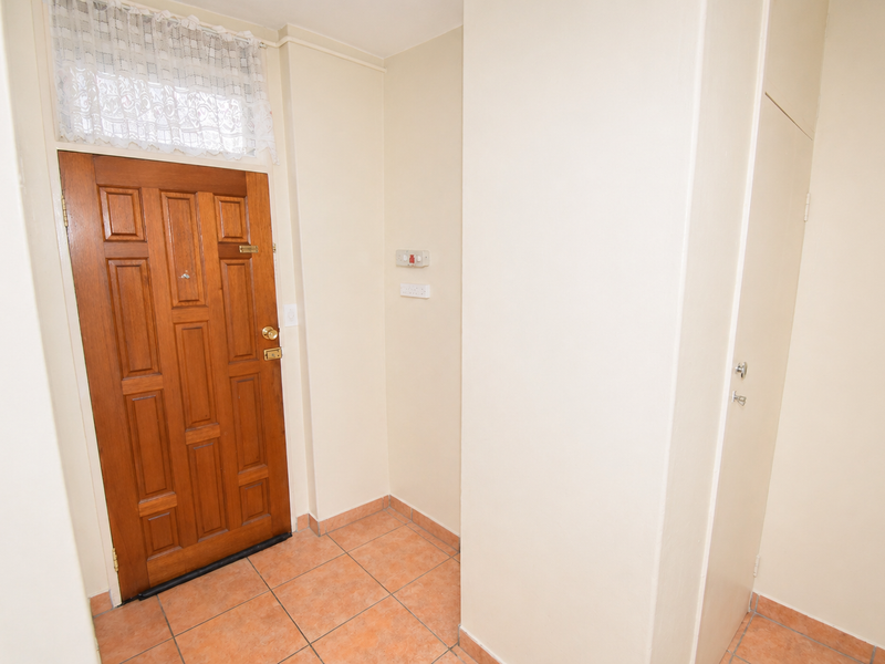 SECURE GROUND FLOOR UNIT - Photo 3