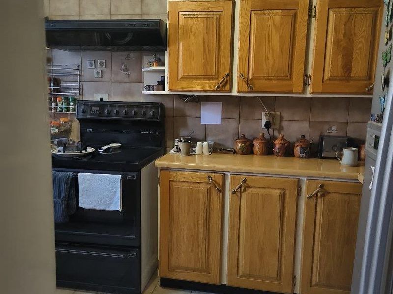 3 BEDROOM TOWNHOUSE IN SILVERTON - Photo 7