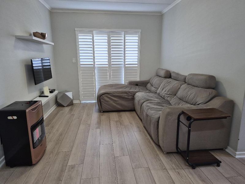 Stunning two-bedroom in Greenpark Lifestyle complex - Photo 10