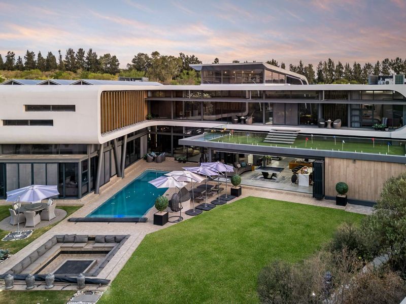 Exquisite Lakefront Luxury - Photo 2