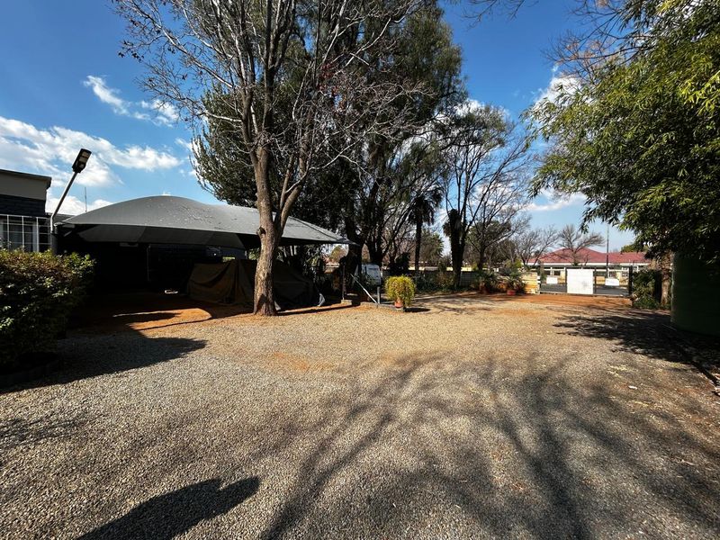 Fully furnished 5 bed house and ready to use buisness - Photo 4