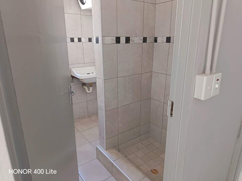 Spacious one bedroom flatlet to rent. - Photo 5