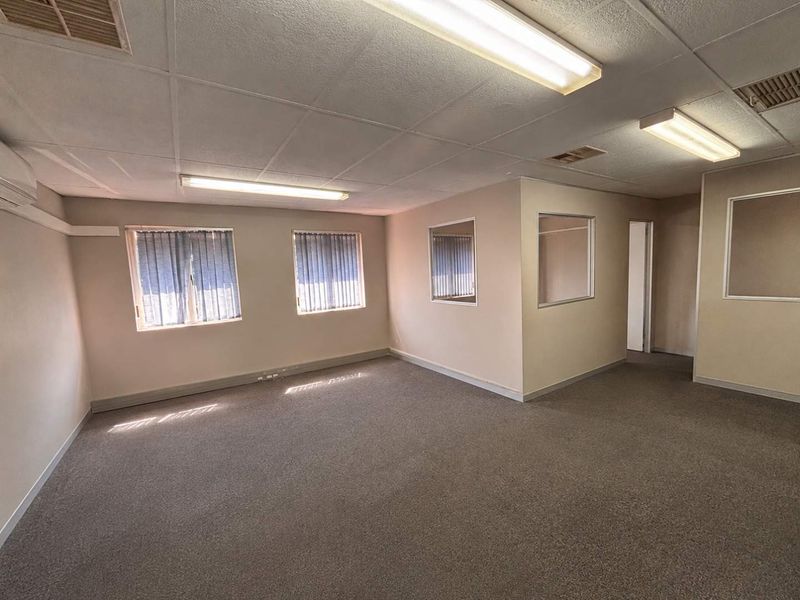 Prime Secure Office Space To Let – Hillcrest - Photo 8