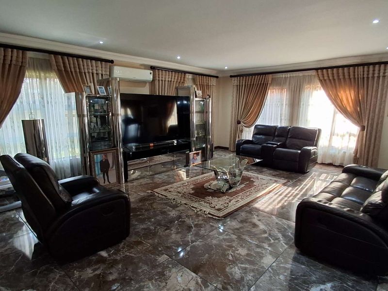 Spacious Double-Storey Home in New Market Park Awaits You! - Photo 5