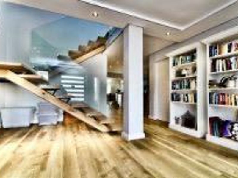 Sophisticated Living by the Sea: A Home Designed for Comfort and Style - Photo 3