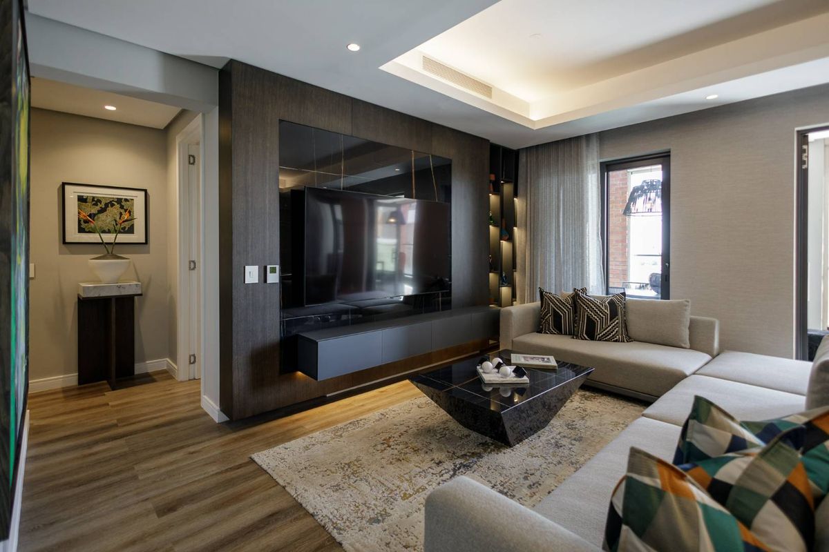 Luxurious 3-Bedroom Apartment in City Centre, Steyn City - Photo 3