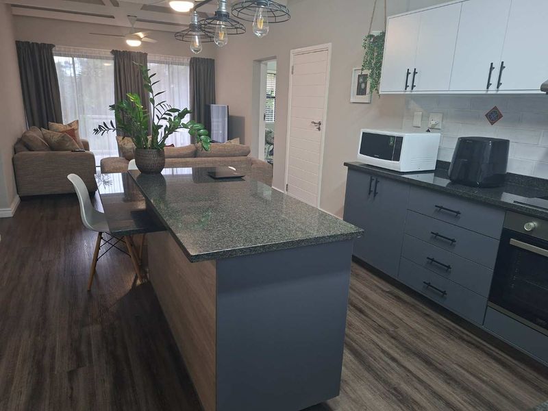 2 Bedroom Townhouse at a Secured Estate - Photo 2