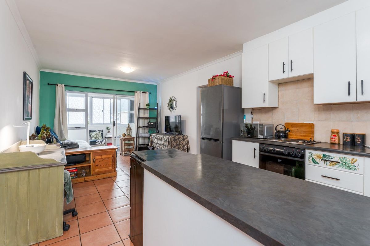 2 Bedroom Apartment Secure Parking - Photo 4