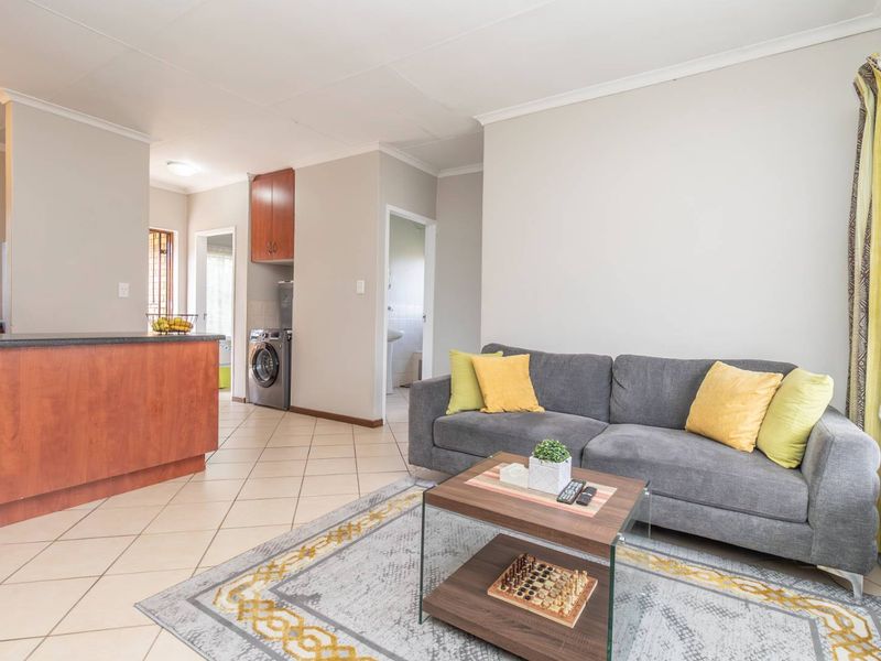 Move-In Ready: 2-Bed apartment with Private Balcony to rent in Honeypark - Photo 4