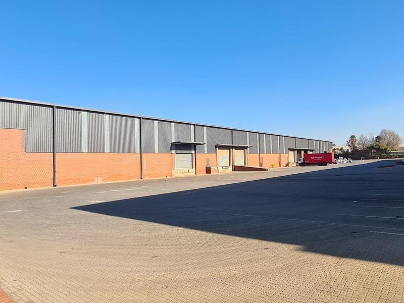 4 892m2 Pomona Warehouse To Let - Photo 2