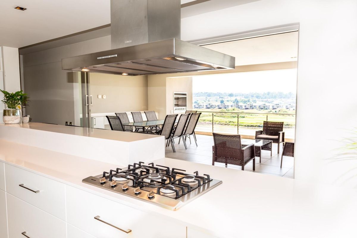 Ultimate Luxury Apartment for Sale in Ebotse Golf & Country Estate, Rynfield - Photo 3