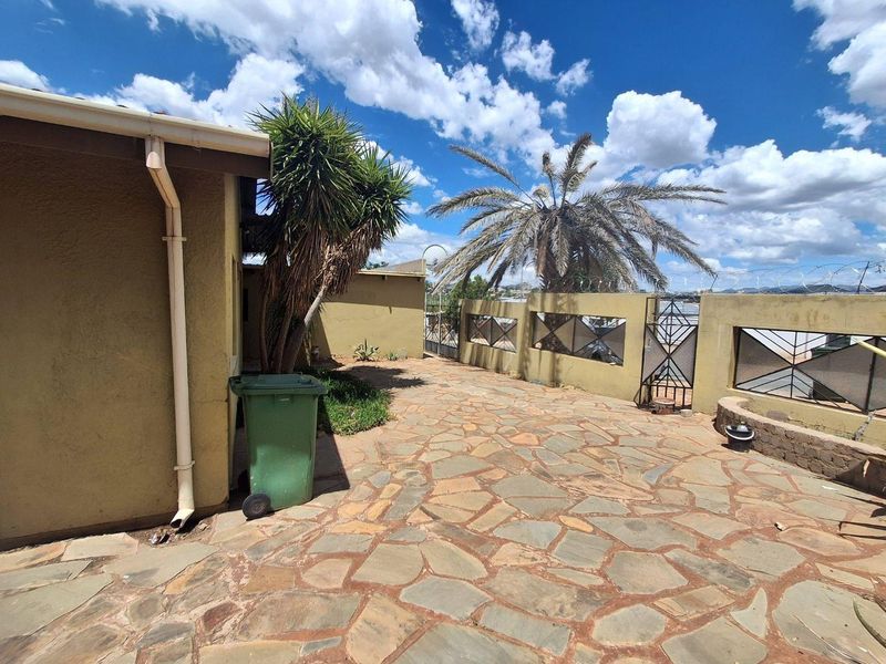 3 Bedroom House For Sale in Dorado Park - Photo 10