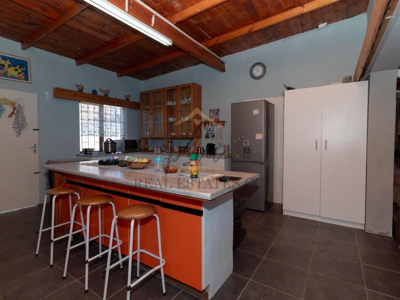 Well Priced Home - Photo 6