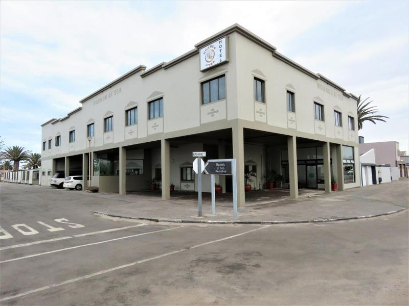 WALVIS BAY LUXURY GUESTHOUSE FOR SALE - Photo 2