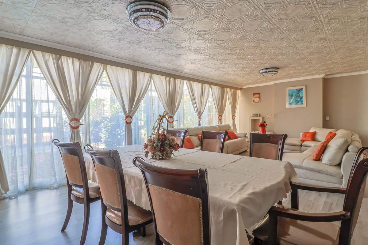 Spacious family home in the prestigious Alberante Estates - Photo 4