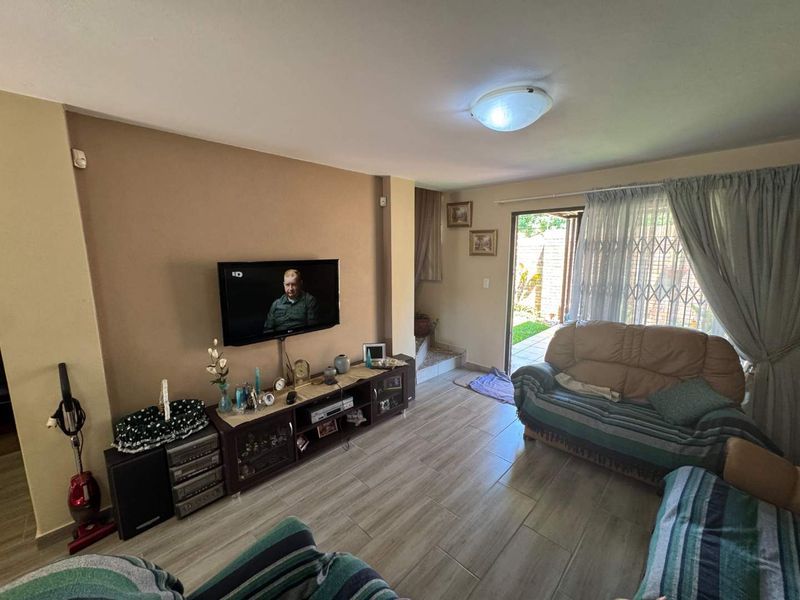 Duplex Townhouse for Sale - Photo 4