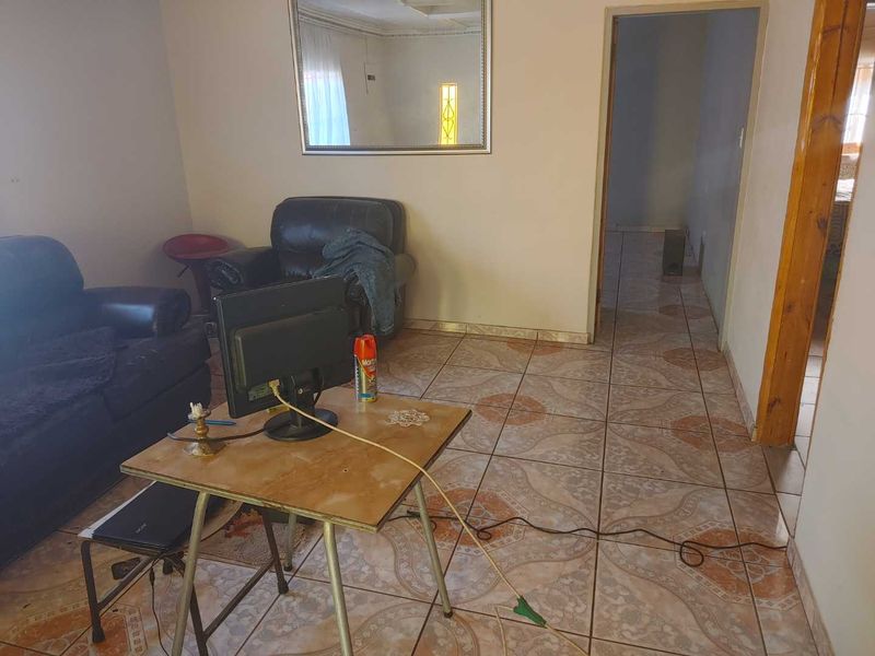 House for sale in Vosloorus EXT. 28 - Photo 6