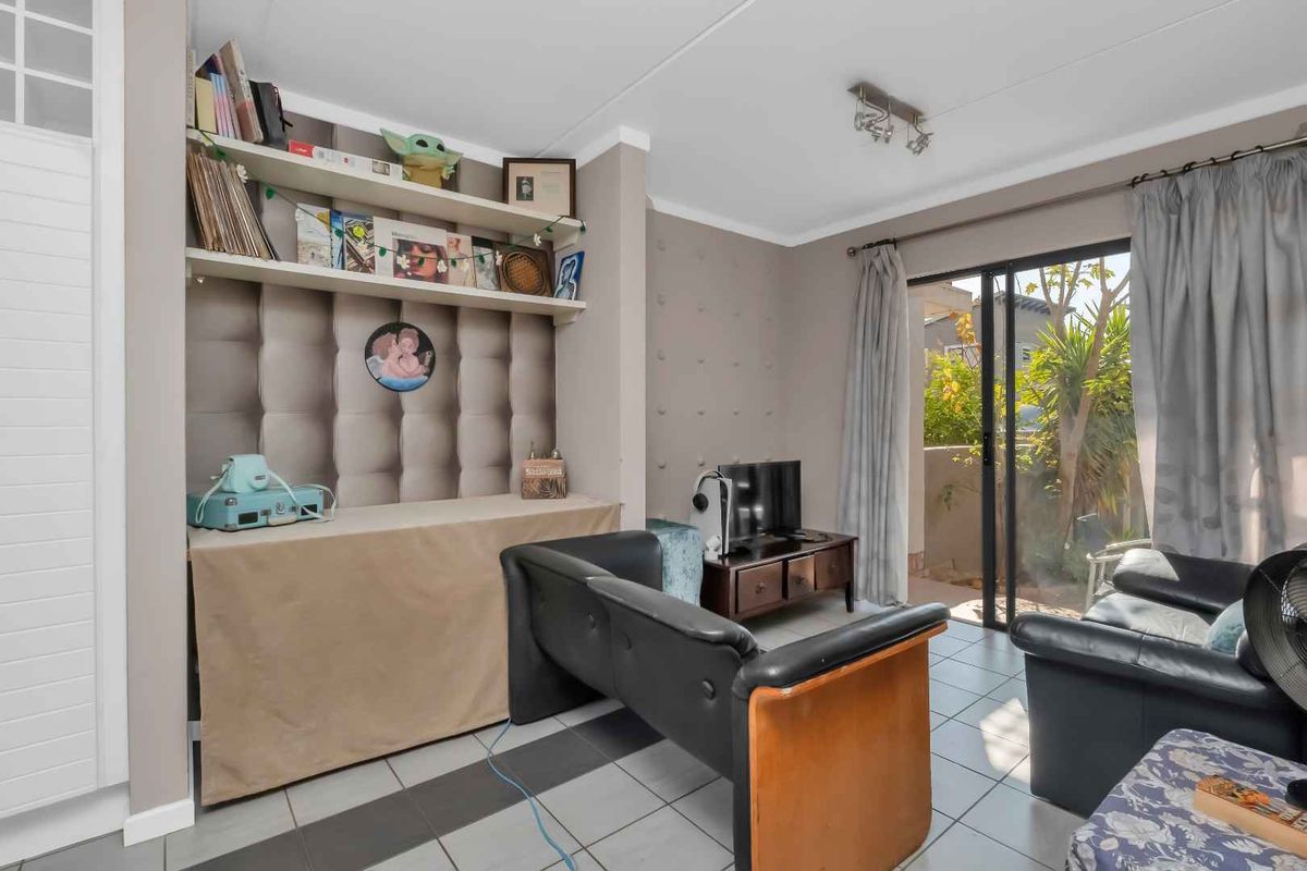2 BEDROOM 1 BATHROOM GARDEN APARTMENT FOR RENT IN FOURWAYS - Photo 3