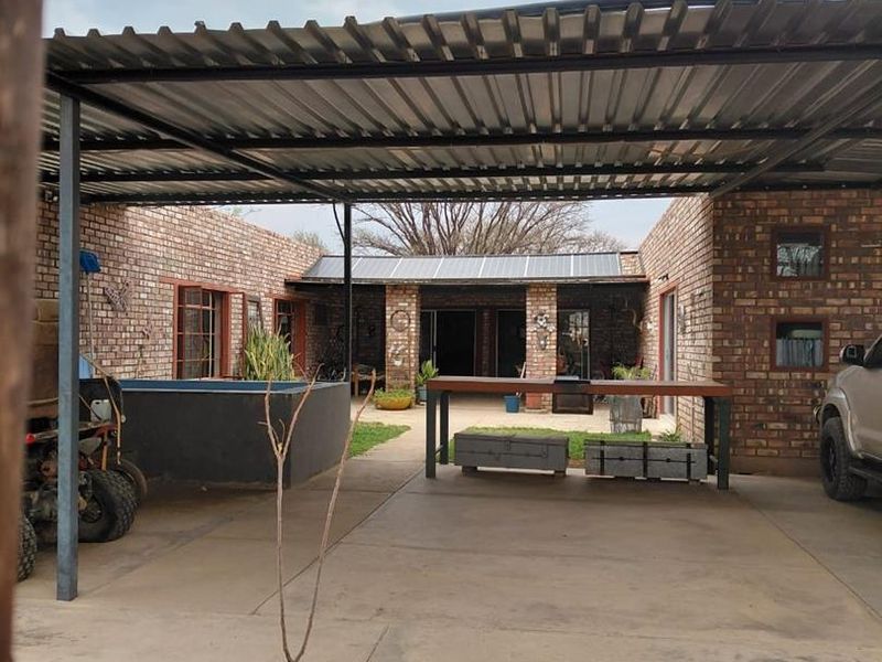 Rustic Elegance in Omaruru! - Photo 3