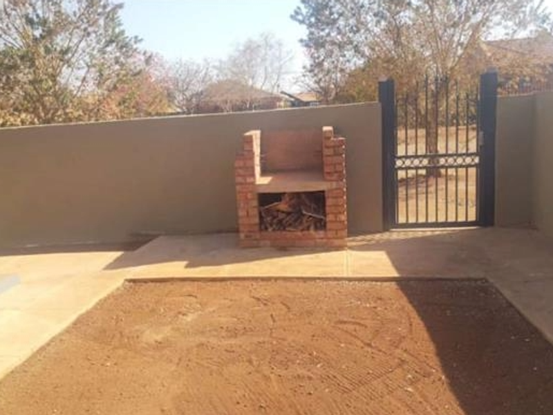 Your Perfect Family Home Awaits in Soshanguve XX! - Photo 10