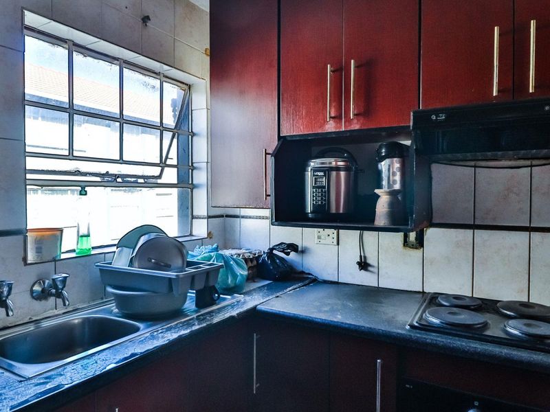 Kemptonian Comfort: Spacious 2-Bedroom Awaits - Photo 5