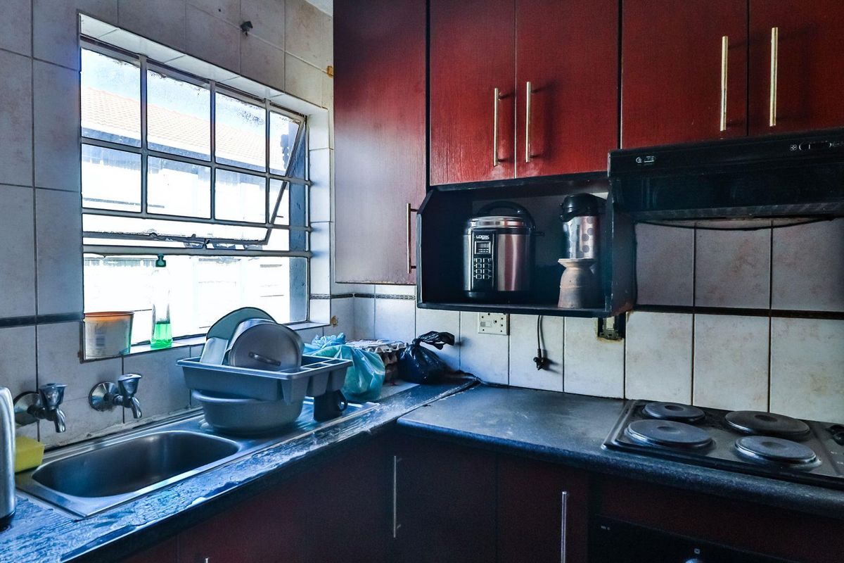 Kemptonian Comfort: Spacious 2-Bedroom Awaits - Photo 5