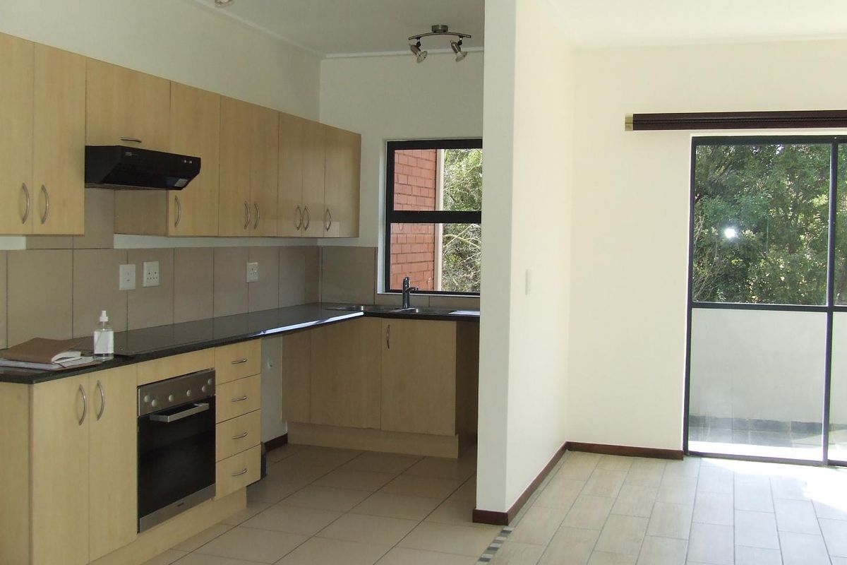 Luxury Living on the Green with Modern Comforts & Resort Lifestyle - Photo 2
