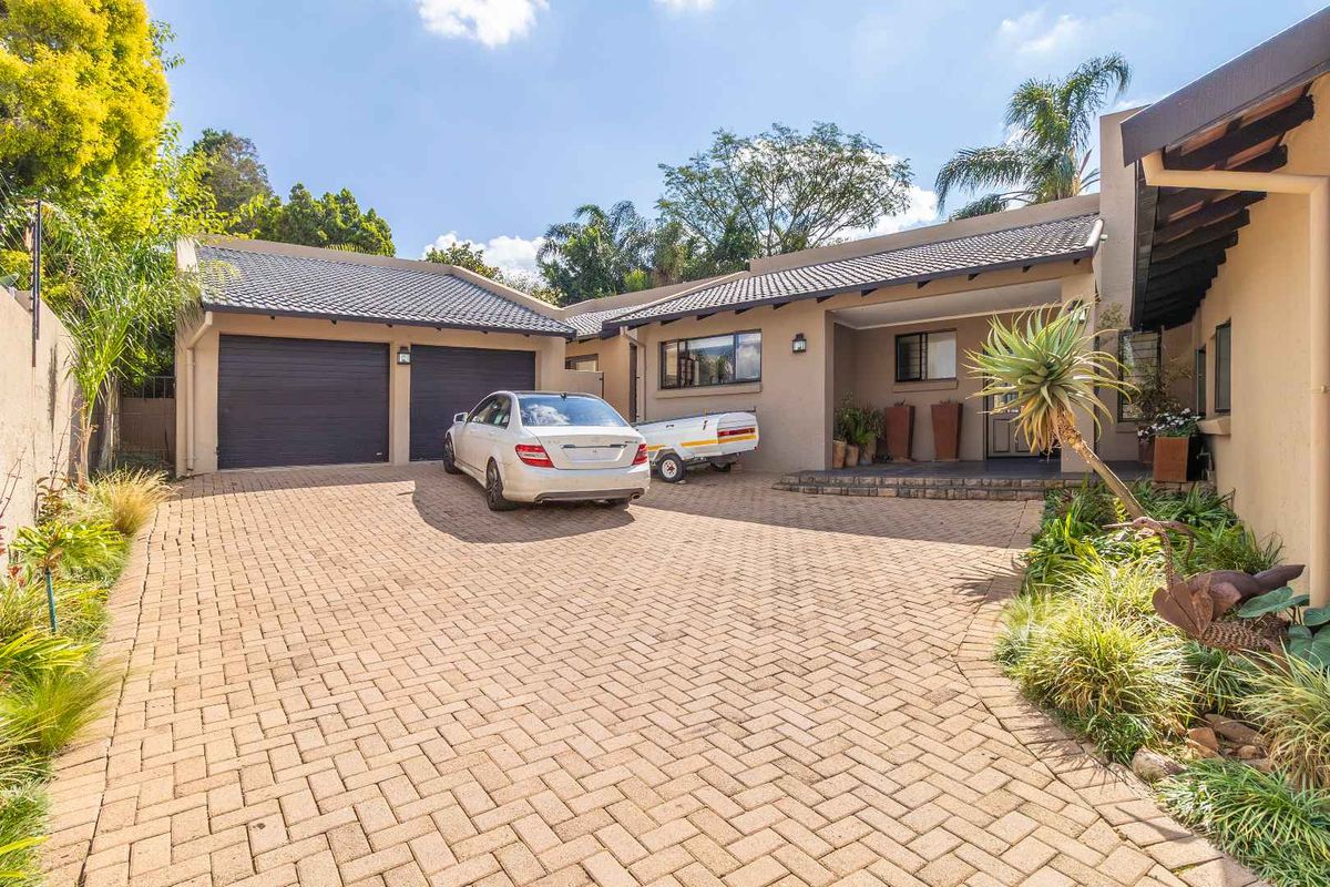 Lovely Spacious 4 Bedroom Family Home - Photo 3