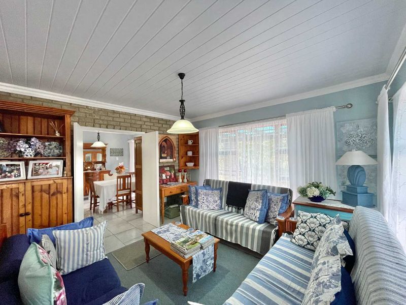 Prestigious Hartenbos Heuwels Home | 4 Bedrooms | Green Belt Views & Exceptional Privacy - Photo 3