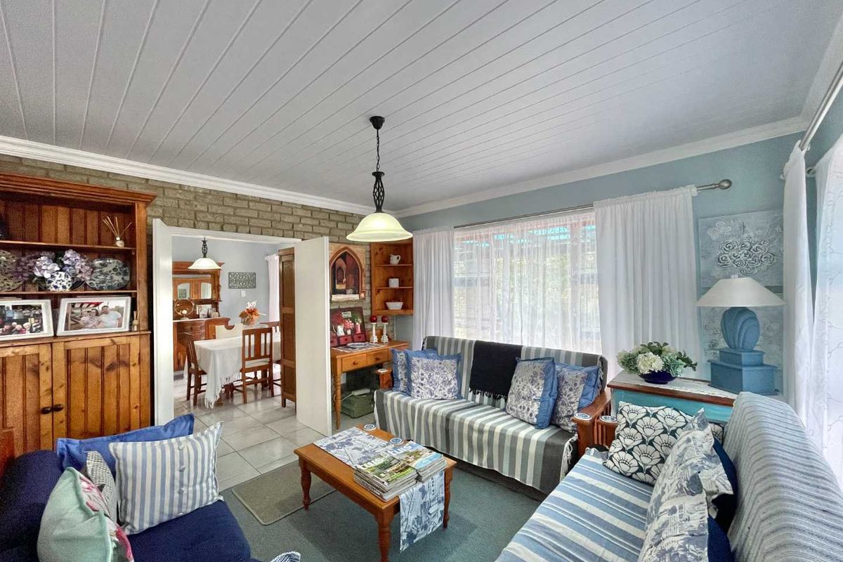 Prestigious Hartenbos Heuwels Home | 4 Bedrooms | Green Belt Views & Exceptional Privacy - Photo 3