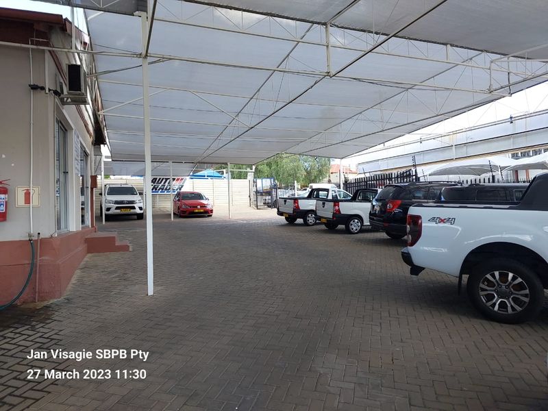 FOR SALE - Retail with plenty of parking space next to Hosea Kutako Drive - Photo 9