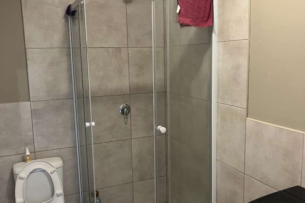 Beautiful 2-Bedroom Apartment Available for a 6-Month Lease - Photo 3