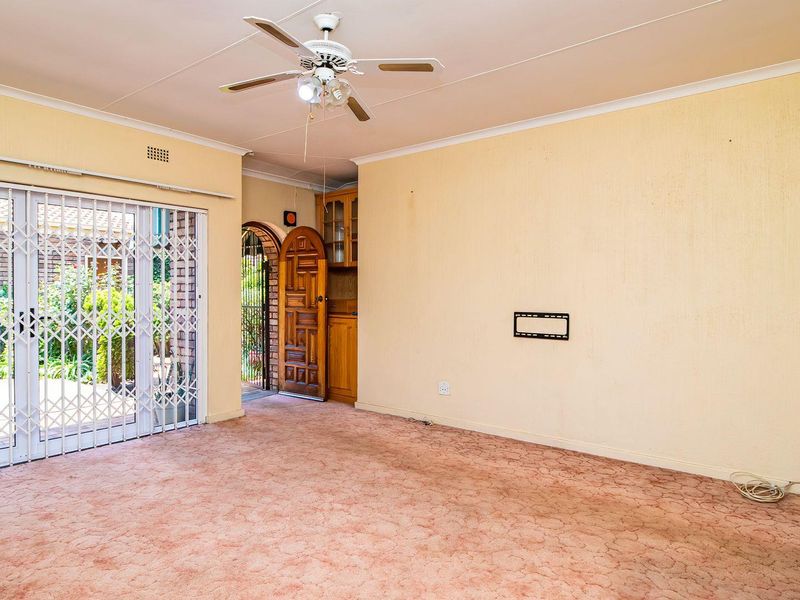 Simplex Serenity: Your Ideal Blend of Comfort & Convenience! - Photo 4