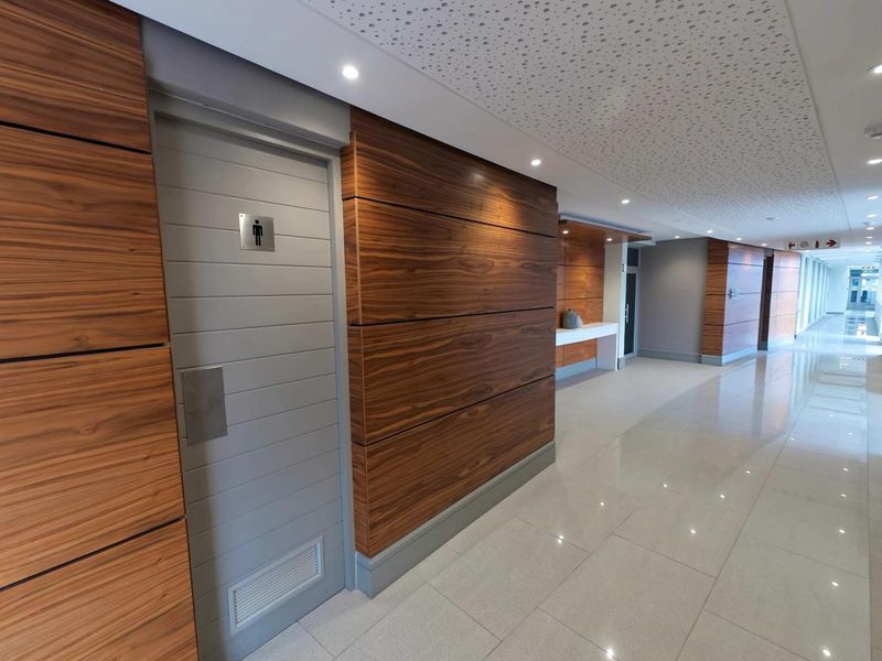 Modern Office Space To Let – Grosvenor Square, Century City - Photo 4